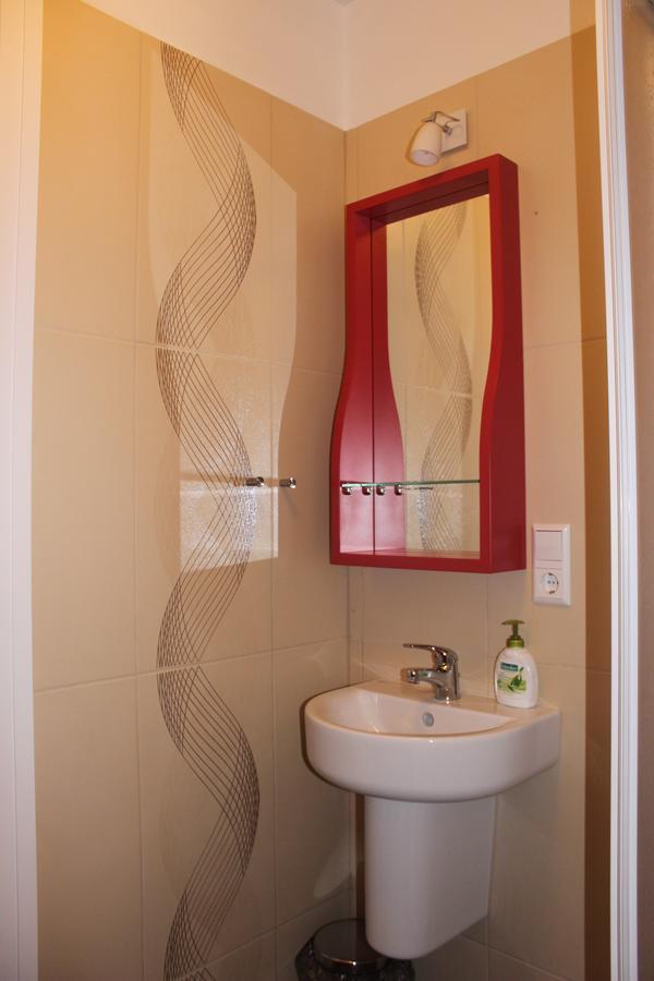 Martas Nams Hotel Ventspils Buitenkant foto